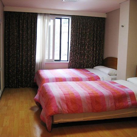 Brown Hotel Seul Zewnętrze zdjęcie