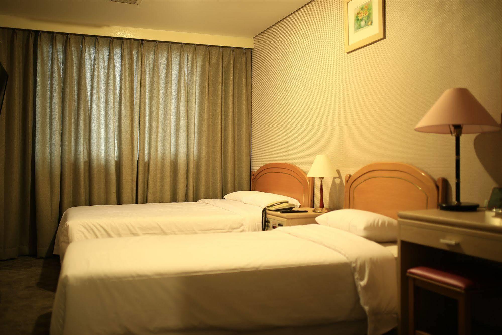 Brown Hotel Seul Zewnętrze zdjęcie